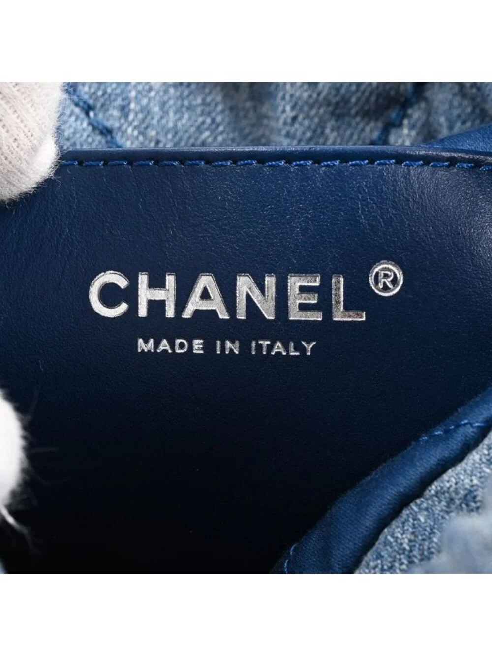 Chanel Handbag 22 Mini